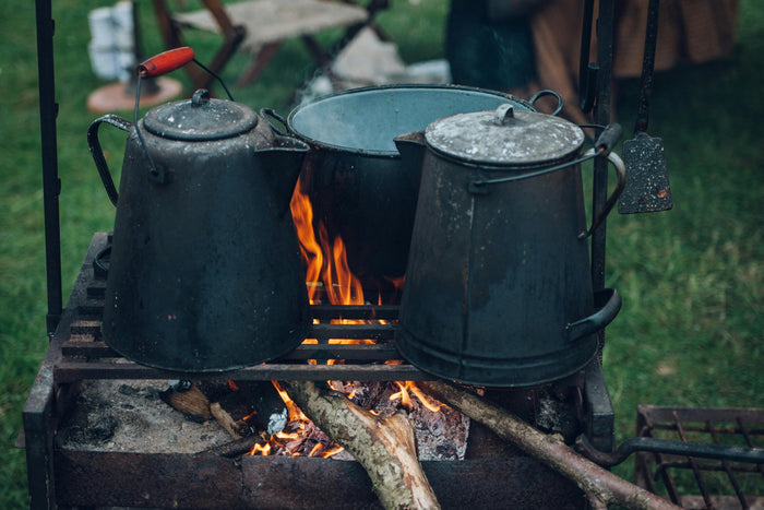 Die besten Werkzeuge und Techniken zum Kochen im Freien