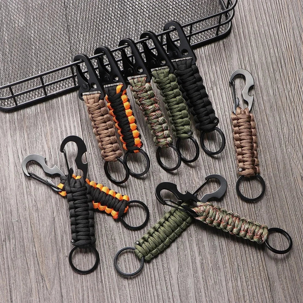 Overview of paracord keychains in various colours